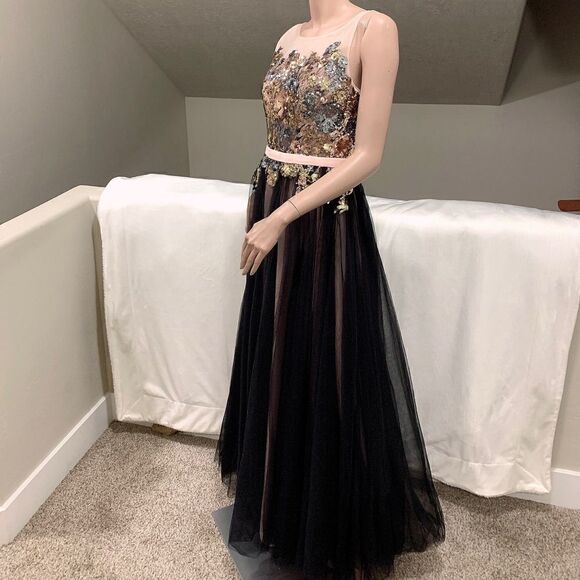 New Embroidered Floral Lace Sequins & beads Mesh Evening Dress - Picture 6 of 14